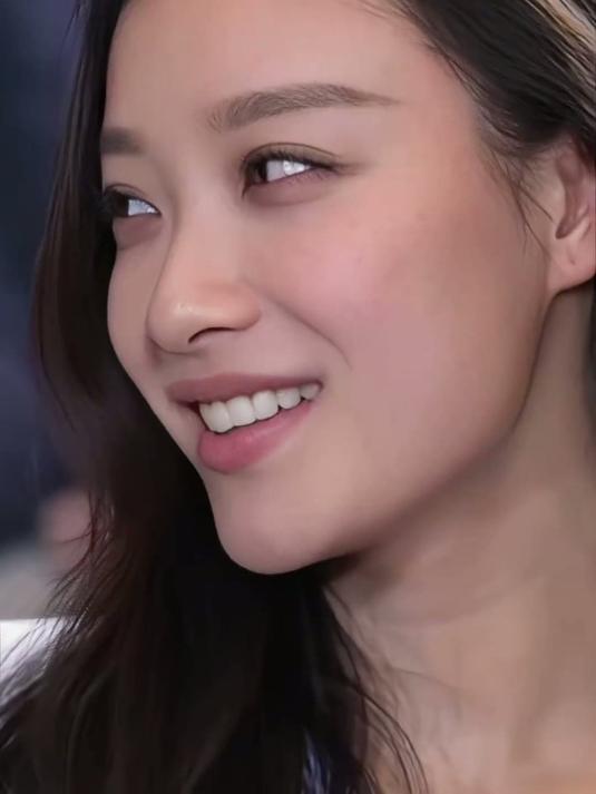近距离拍摄技巧大揭秘，捕捉绝美瞬间，让你的照片更动人 #倪妮 #高颜值