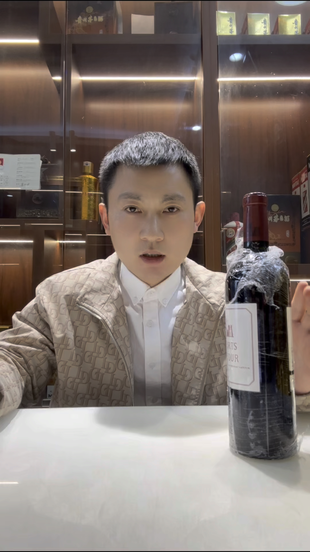 通过高清图片鉴定 红酒回收上海 普陀区 茅台酒回收 日常五粮液