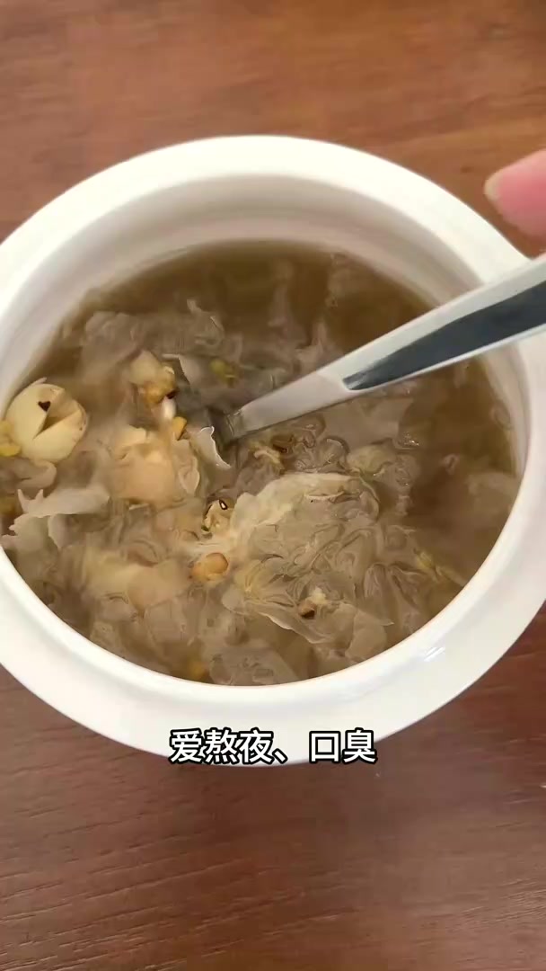 银耳羹,健康养生食疗知识分享。