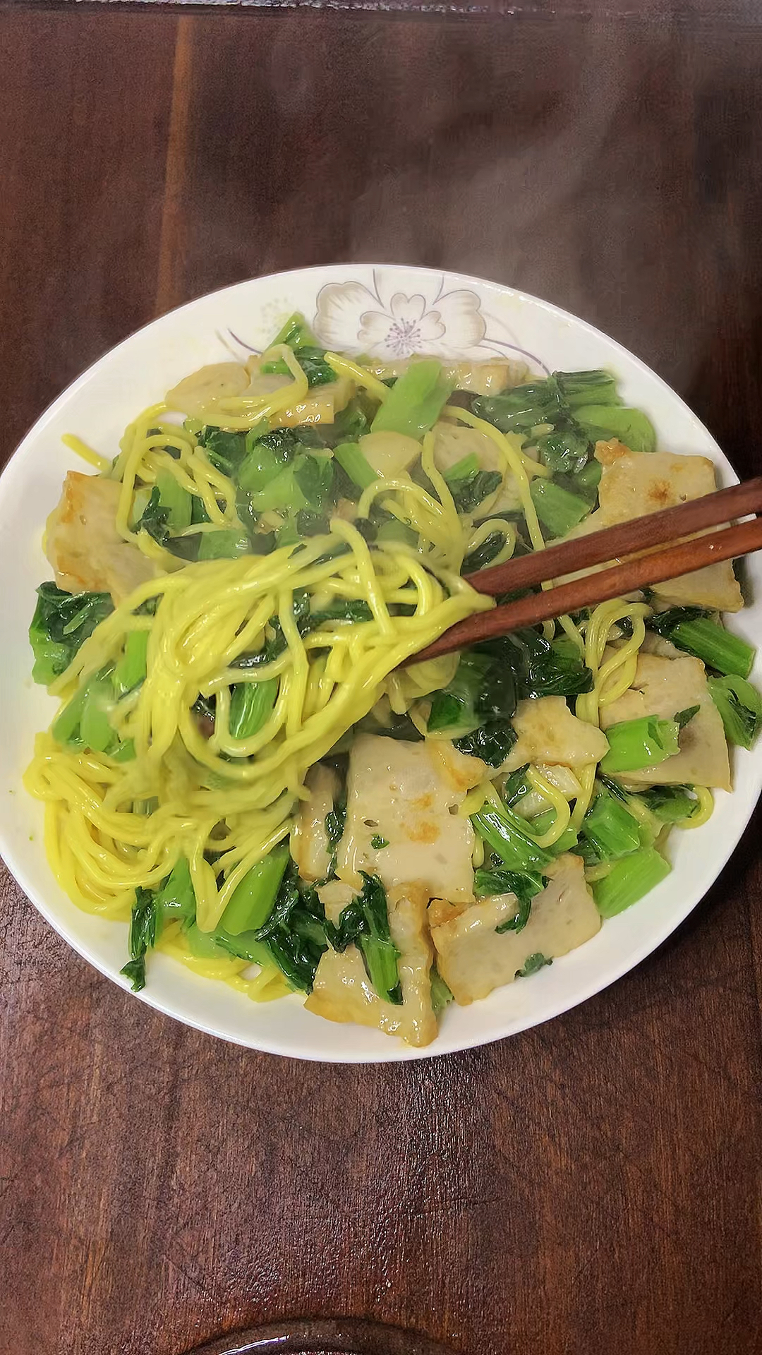 分享春菜焖面的家常做法,面条爽滑劲道,太好吃了