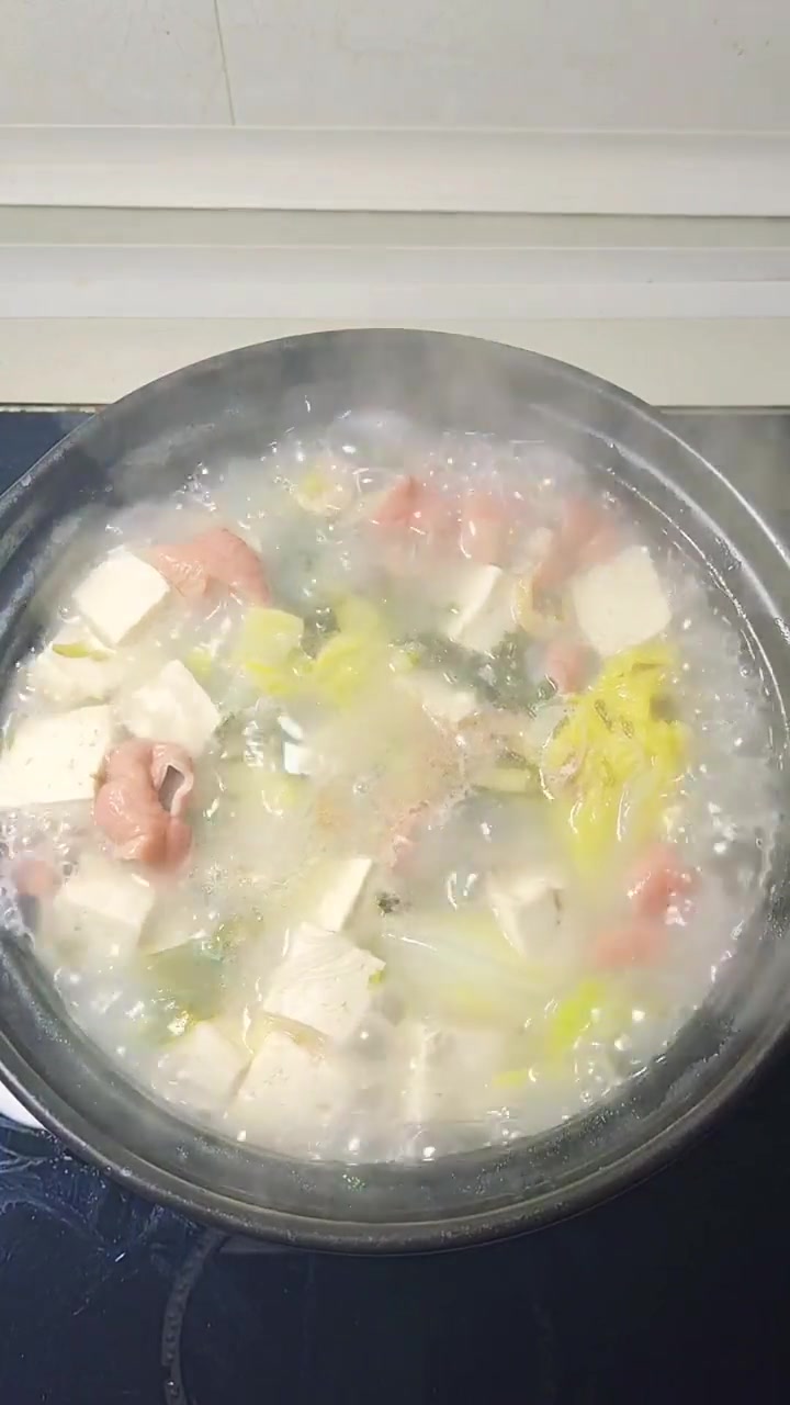 天冷了给家人炖一锅热乎乎的砂锅豆腐暖暖胃吧!