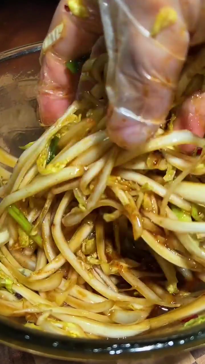 凉拌娃娃菜清脆又爽口！