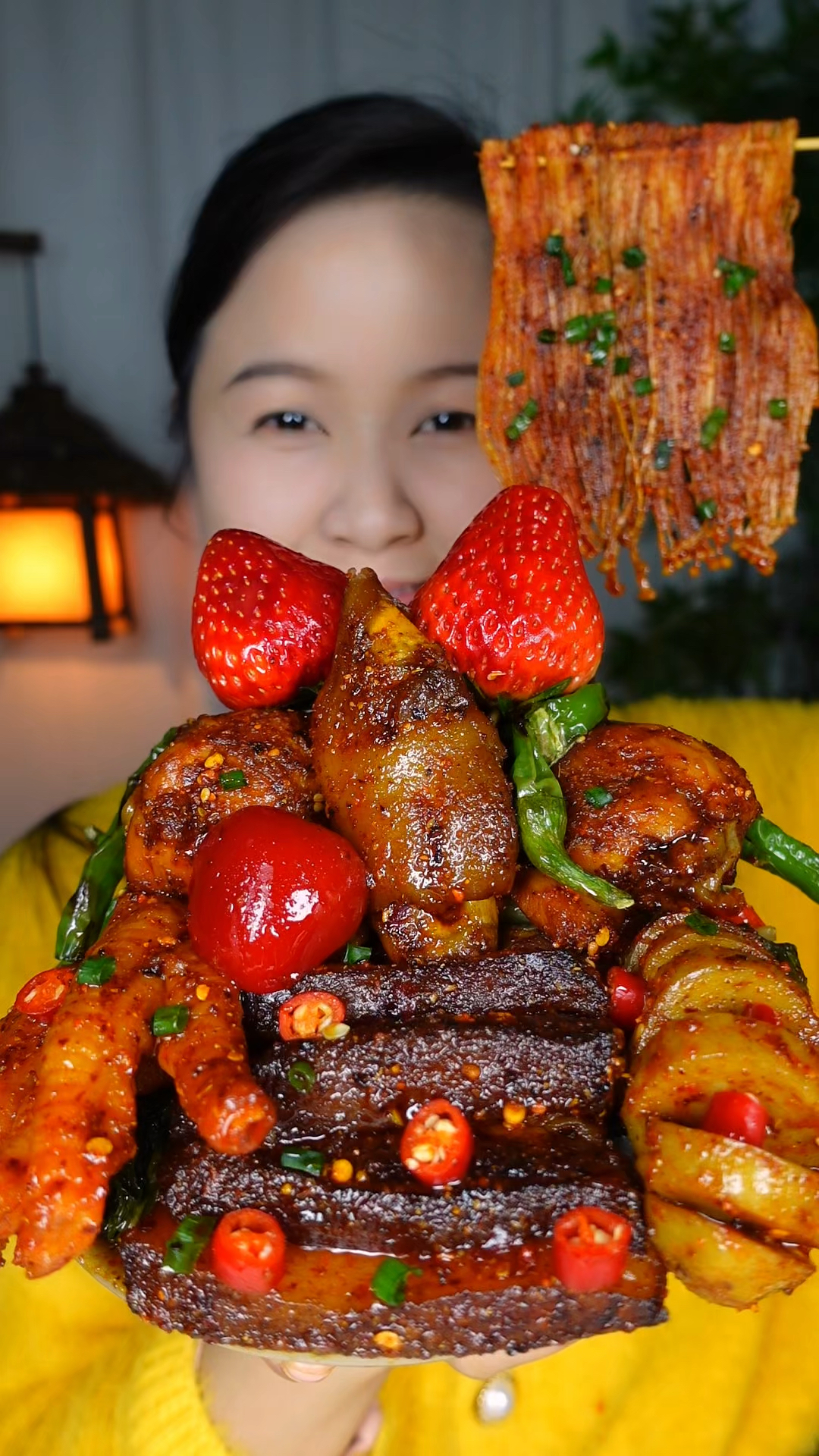 开饭啦姐妹们!今天是真馋了!把子肉,炒面筋,红烧鸡腿