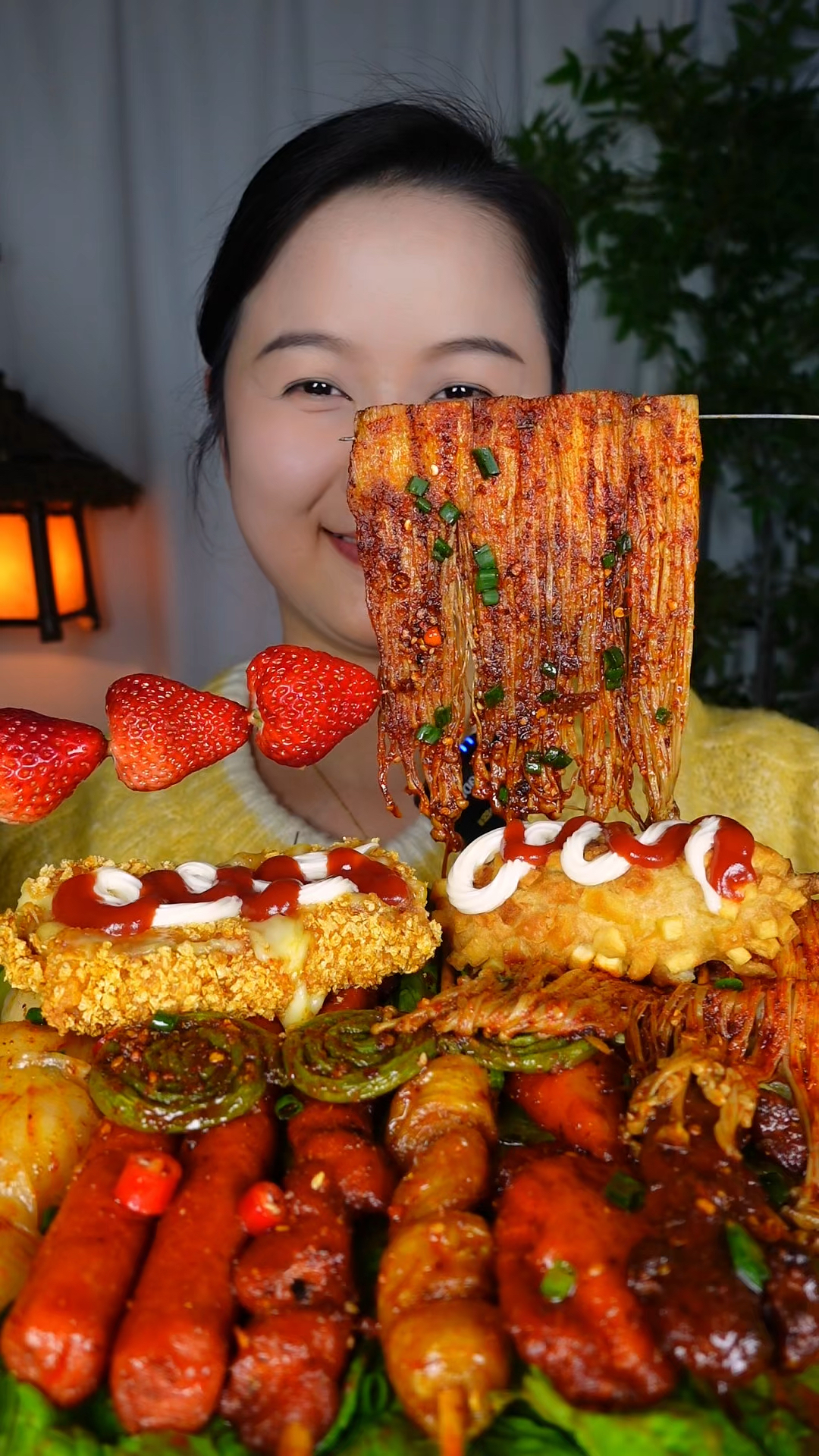 炸串炸串来啦!太饿了!金针菇,芝士棒,羊肉串,鸡柳,啊啊啊