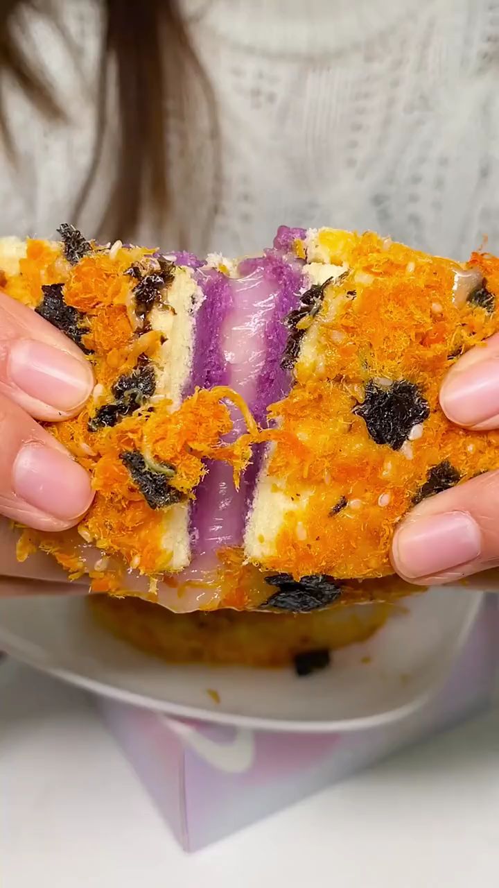 松软香甜,好吃不腻的爆浆蛋糕,和闺蜜下午茶约起来～