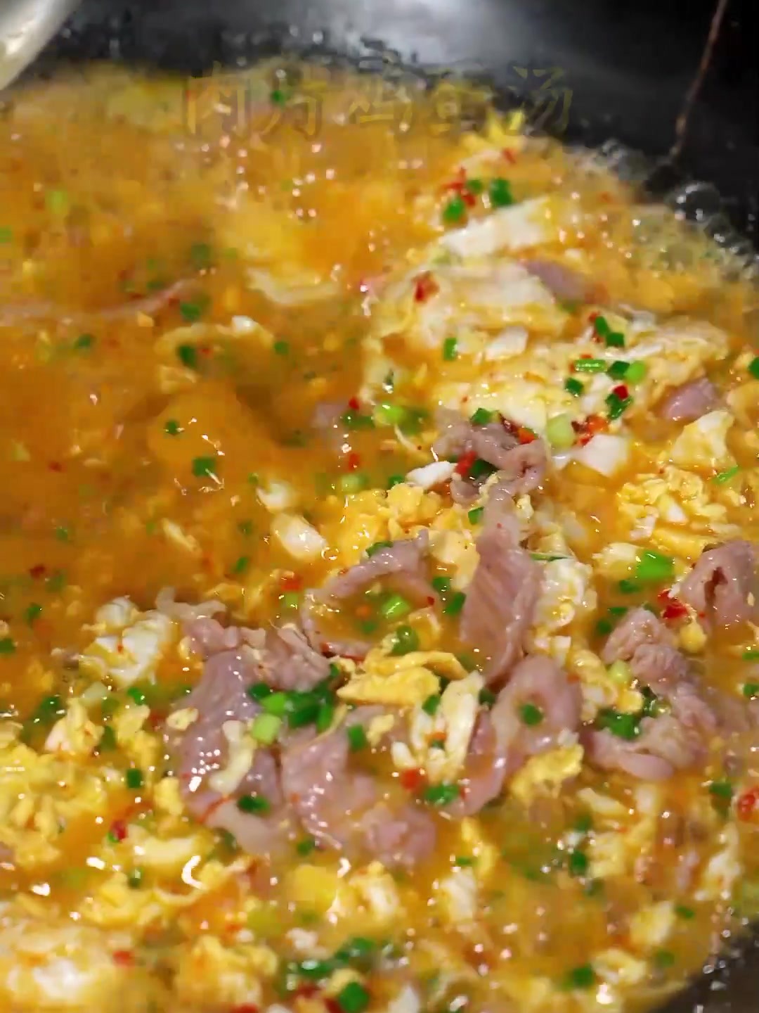 这一锅鸡蛋瘦肉汤，鸡蛋鲜肉片嫩，口感鲜美又好喝！