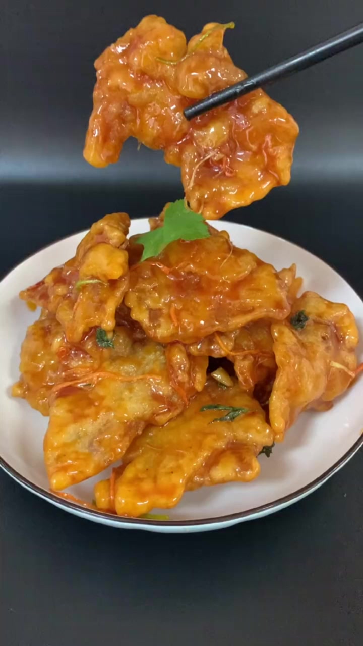 在东北每到逢年过节餐桌上少不了一道女士菜锅包肉,外酥里嫩酸甜可口、全家人都爱吃,学会家人夸