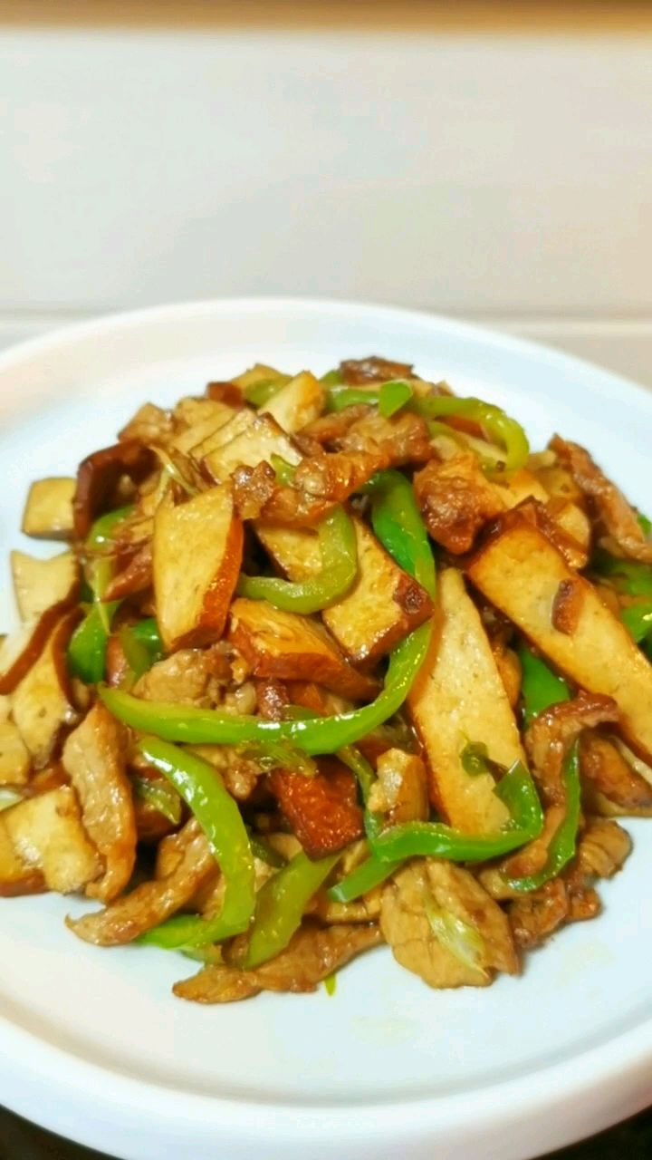 分享一道好吃下饭菜香干青椒肉丝