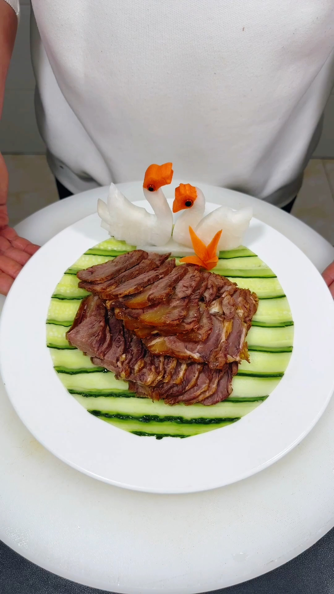 大酒店酱牛肉摆盘