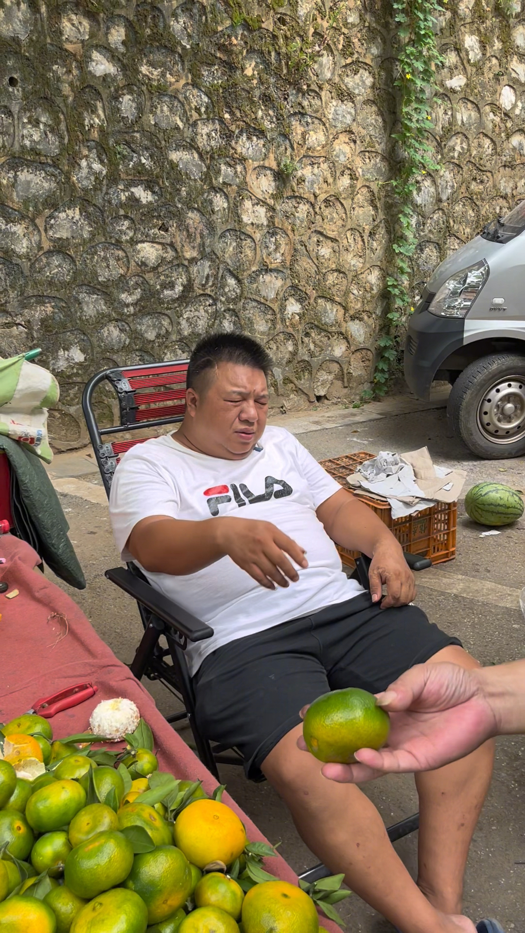 这试吃比抢还过分啊