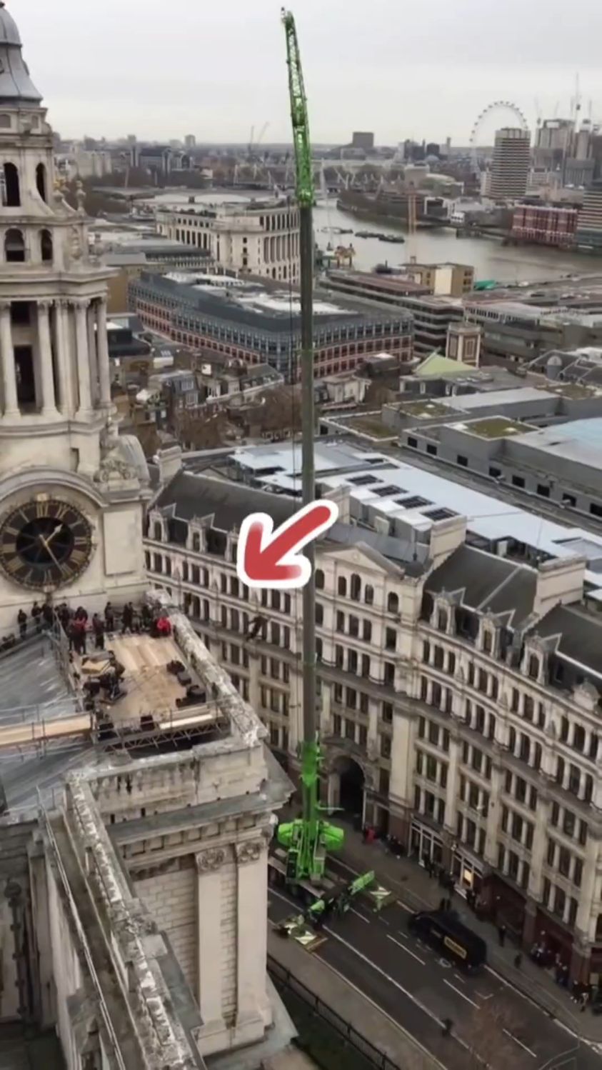 汤姆克鲁斯拍《碟中谍8》花絮,62岁了还要在天上飞来飞去