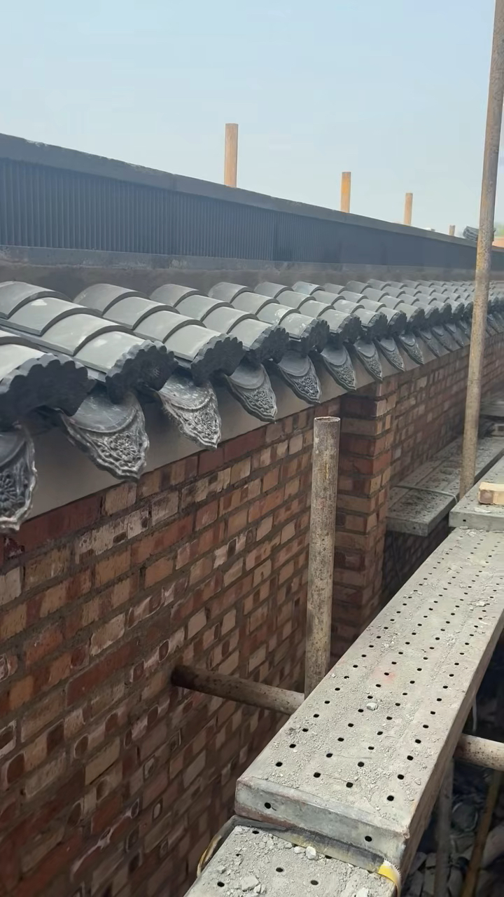 北方难得一见的徽派小青瓦围墙