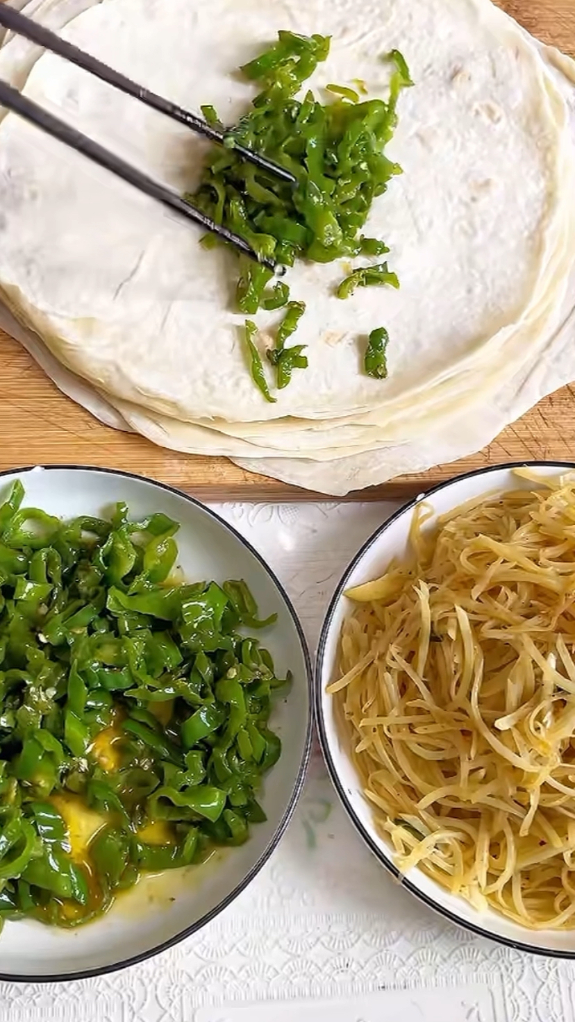 烙馍卷菜单饼卷菜非常简单好做太好吃了