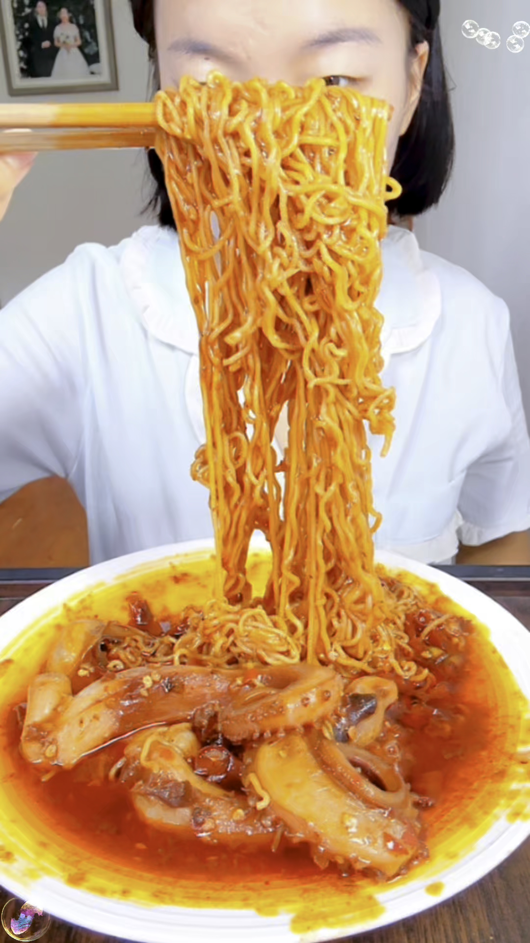 火辣章鱼足配上火鸡面超级好吃入味