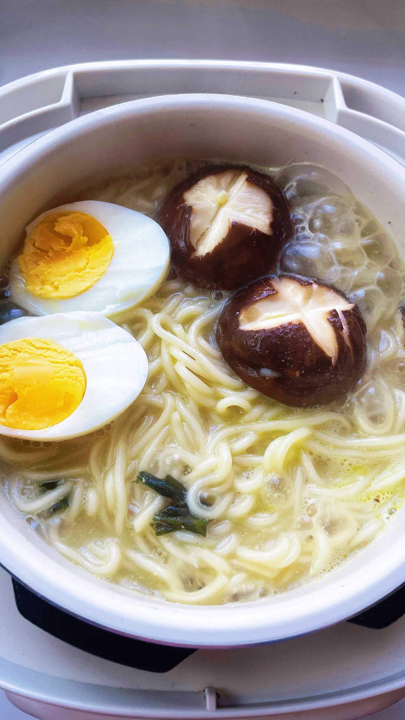 厨房边角料大翻身!简单几步还原豚骨汤底,4块钱吃出米其林气势