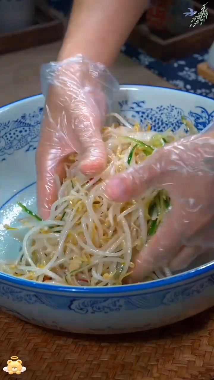 不愧是凉拌菜界的天花板，味道太太太绝了——凉拌豆芽