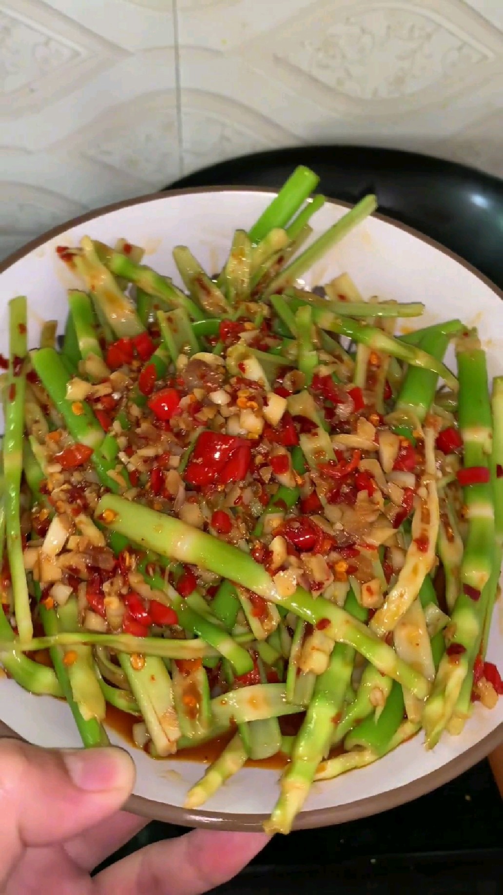 春天的饭桌上,怎么能少得了这盘凉拌小竹笋呢