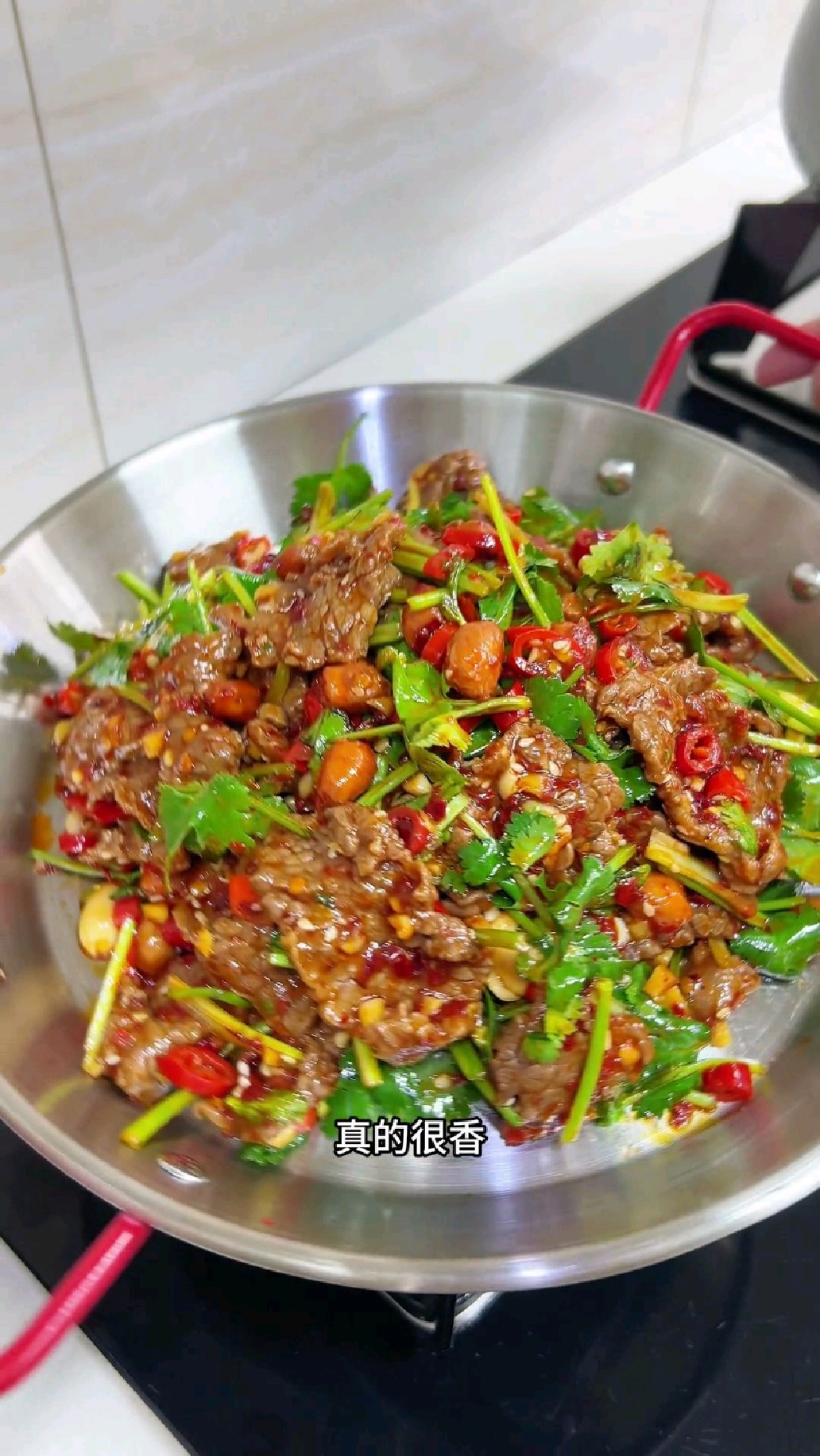 凉拌牛肉你们一定要去试一下,香辣滑嫩一点都不会柴