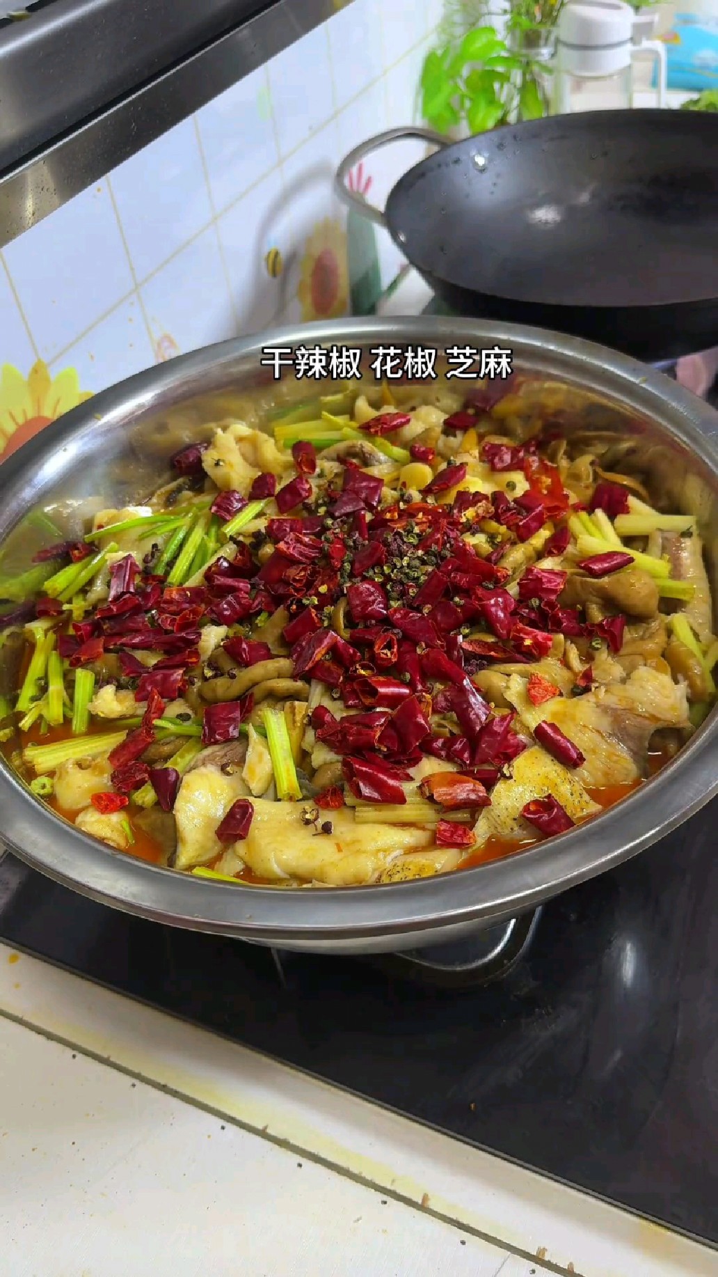 吃过一次就念念不忘的肥肠鱼,今天在家完美复刻