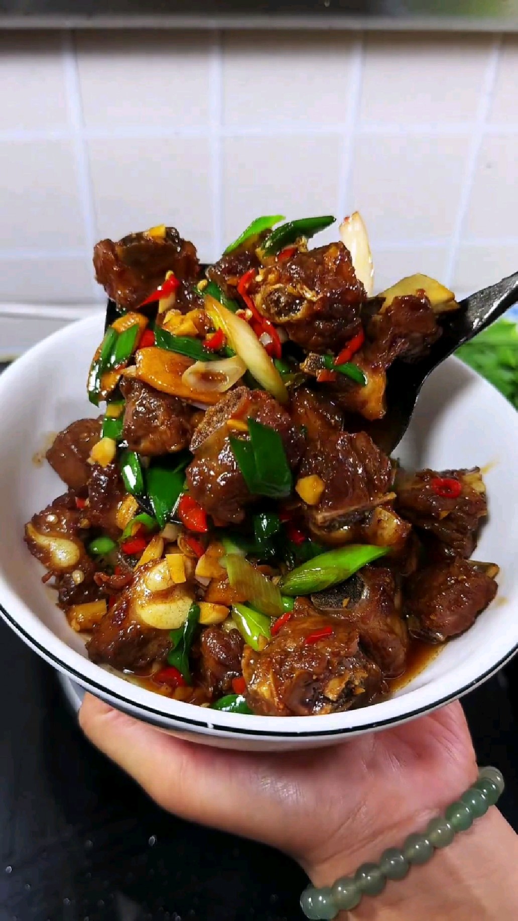 生炒排骨咬不动了，像我这样做又香又入味，记得多备点米饭