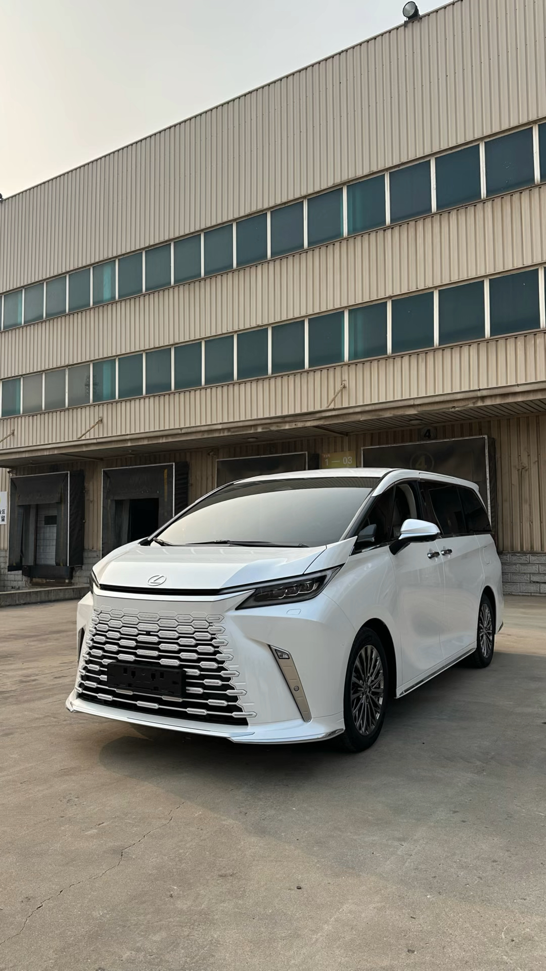 豪华商务车25款韩版雷克萨斯LM500h六座顶配现车介绍