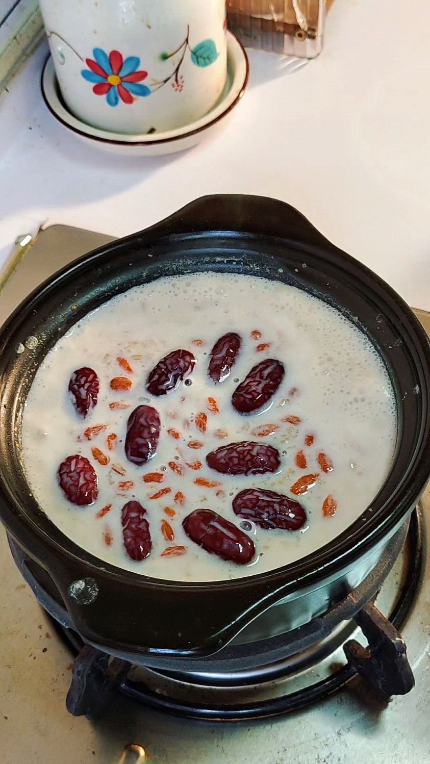 几分钟就能做好的牛奶麦片粥,简单还好喝