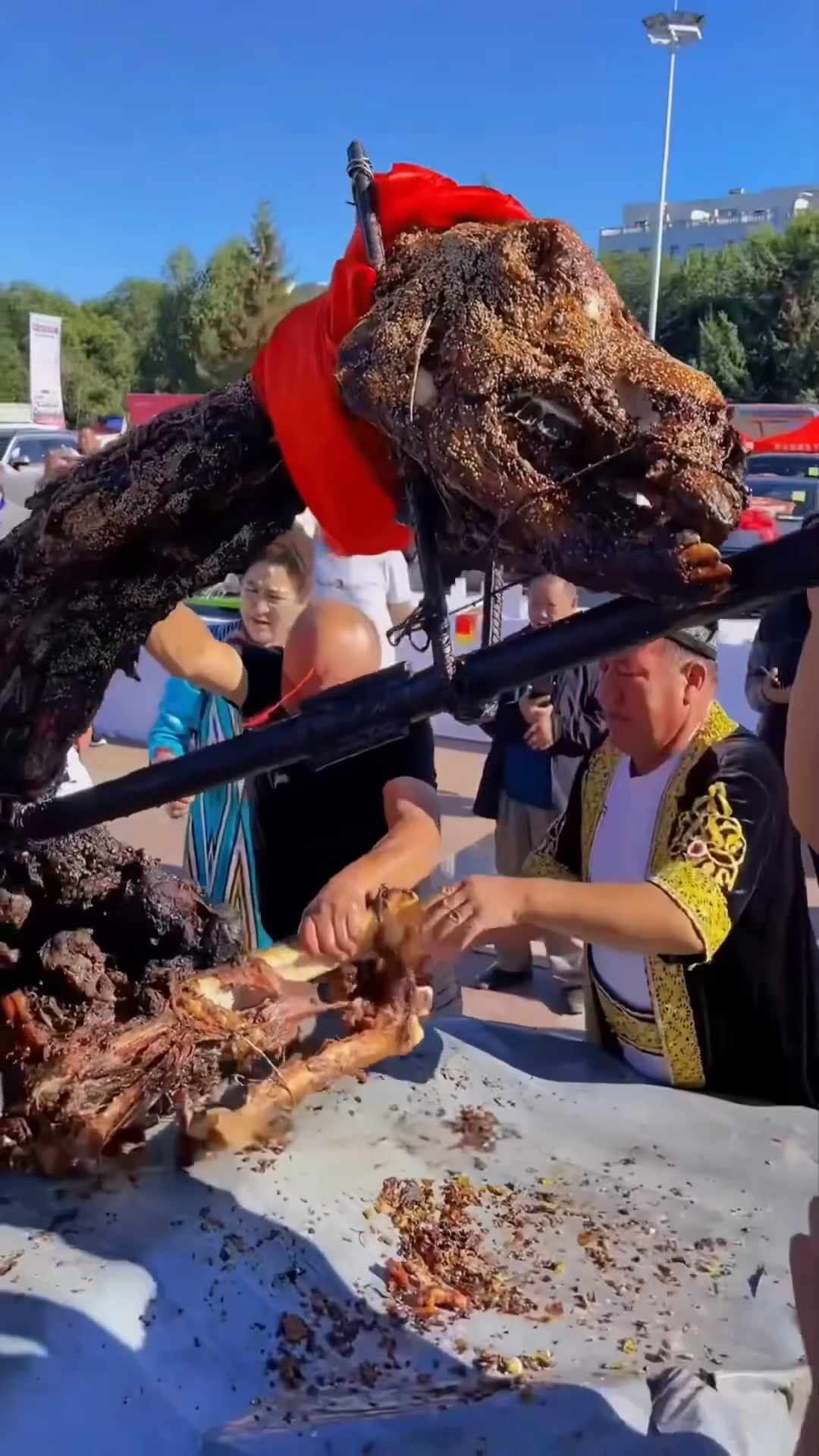 沙特人的骆驼大餐