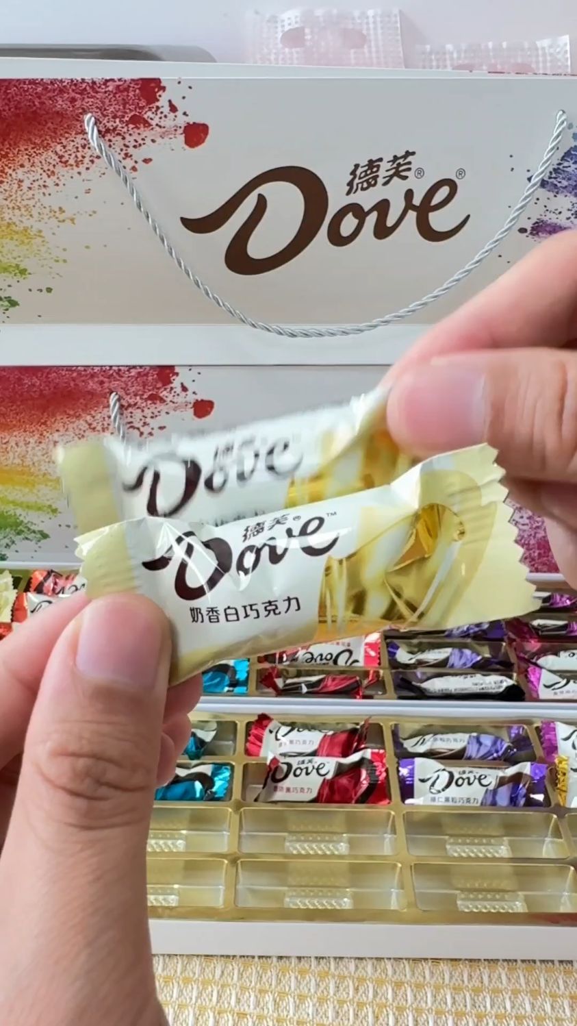 新年到，送闺蜜德芙巧克力礼盒，28根装七种口味