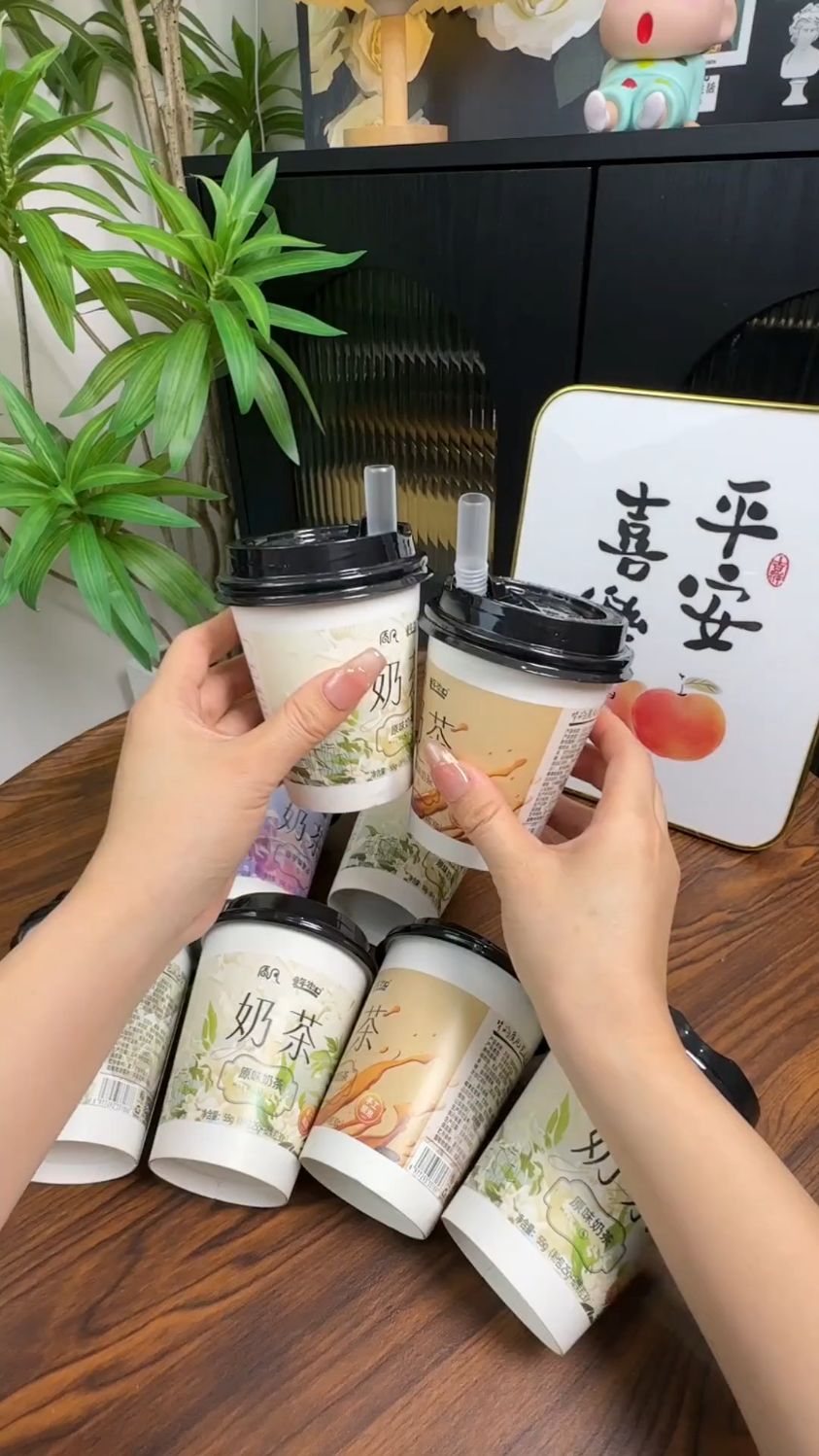 10 杯童年街口多口味椰果奶茶组合,香甜速溶,浓郁滋味即享