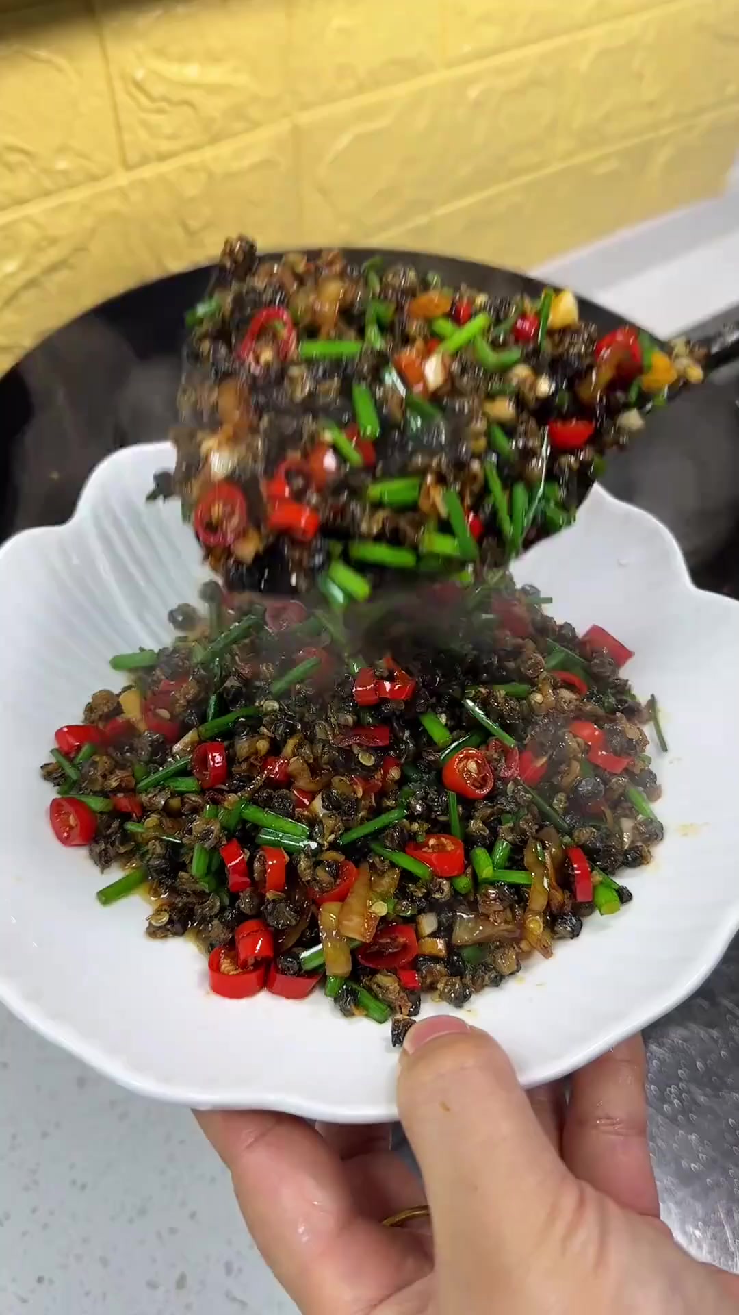 湘菜馆老板偷偷教的秘制爆炒螺肉,一口就停不下来!