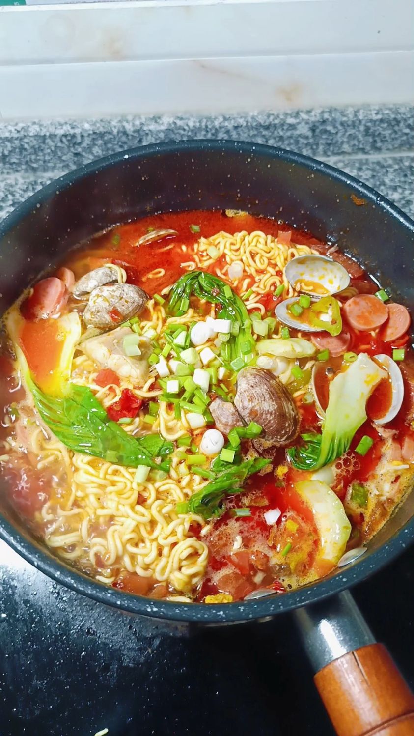 好吃的泡面夜宵,让你的好朋友给你做#泡面#夜宵 #懒人做饭 #美食