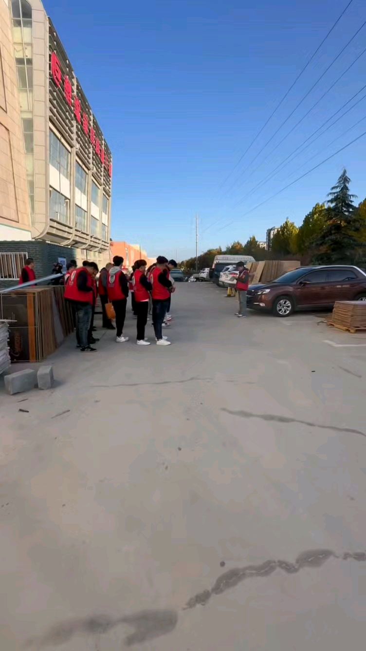 沐森汤泉和宝马健身，晨训和培训现场。