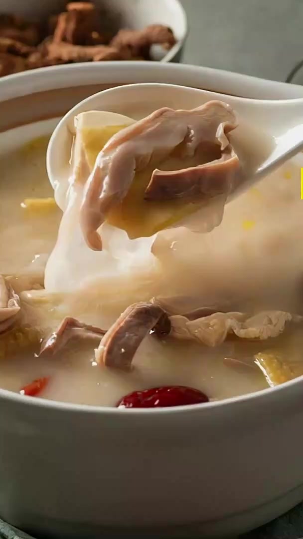 一道源自《本草纲目》的养生药膳——砂仁黄芪猪肚汤推荐给你