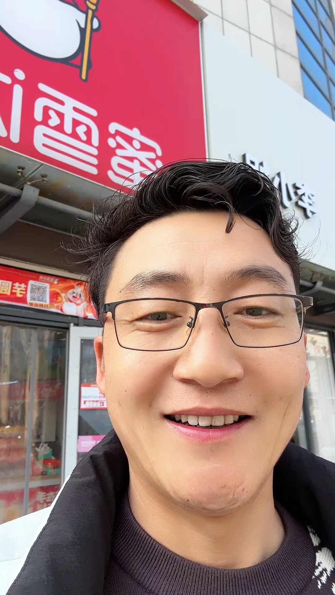 看电影、吃爆米花