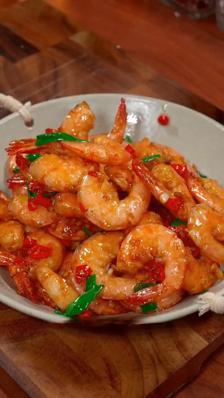 孩子要是想吃虾了，你就像我这样做道香辣基围虾，好吃又下饭