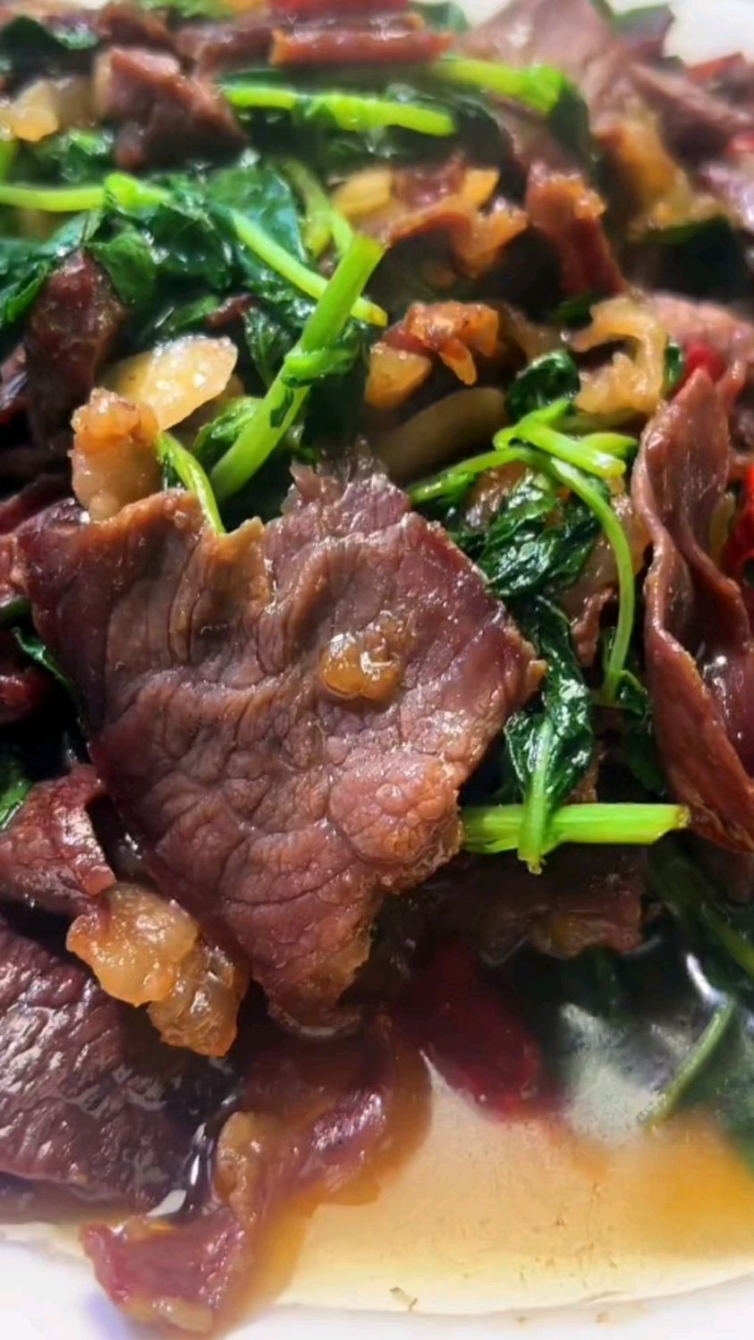 牛干巴很多人都没有吃过,就像我这样炒一炒,又香又好吃