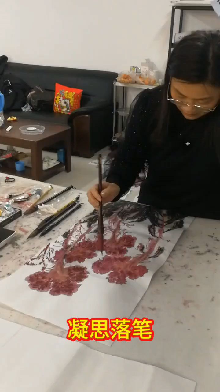 周俊霞国画鸡冠花:浓墨重彩绘就生命热烈