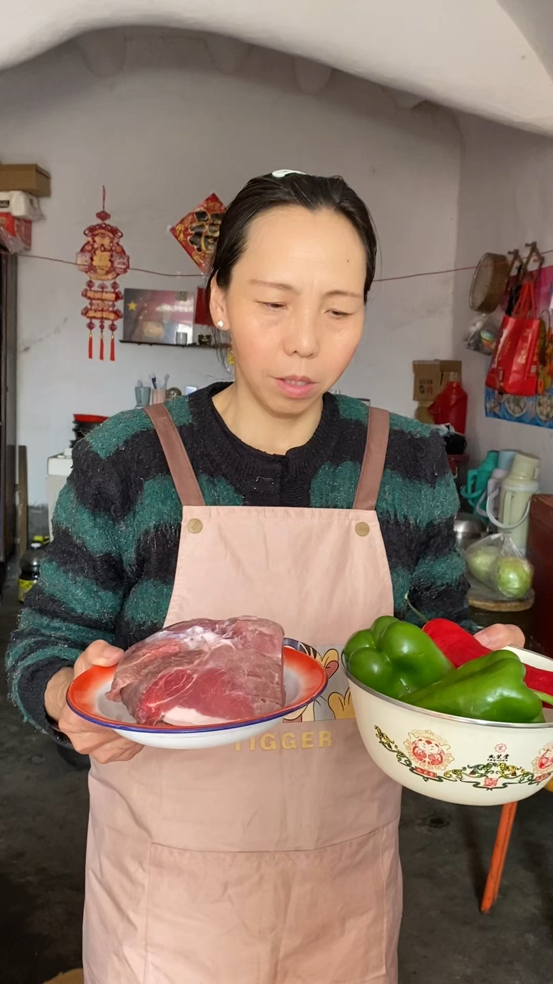 农家青椒肉丝盖浇饭,香辣入味,拌饭太香了