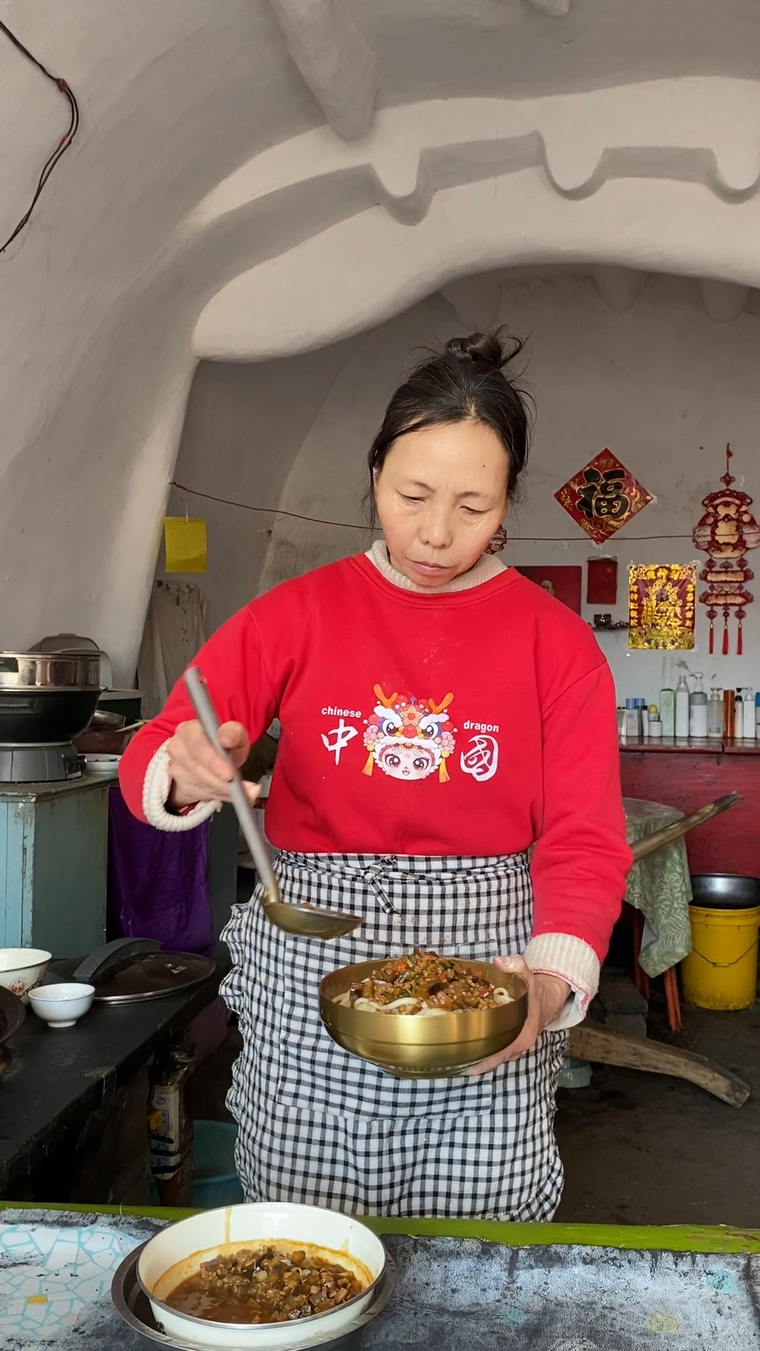 农家肉末茄子打卤面,筋道爽滑,裹满肉末的面条肉香浓郁