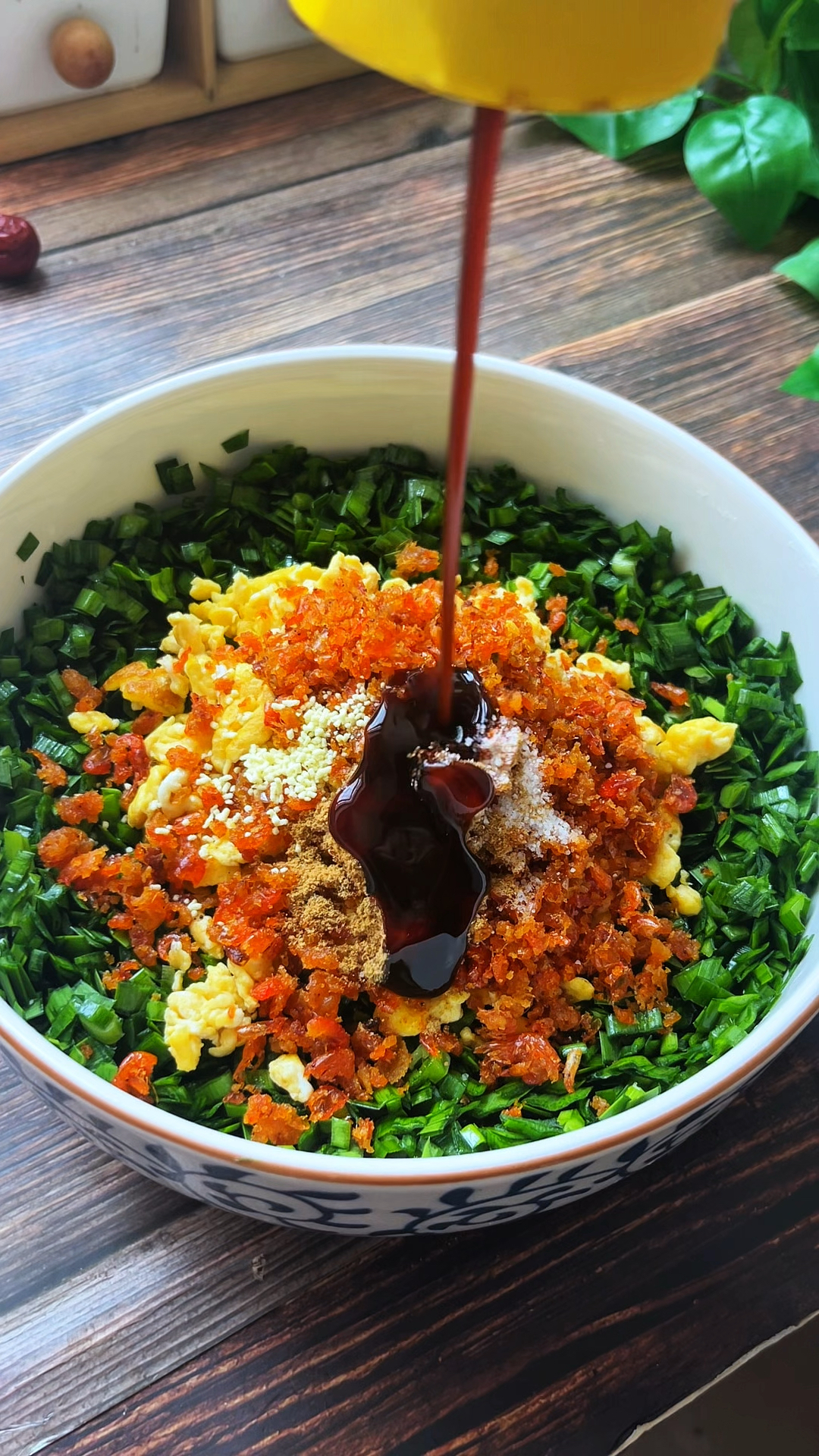 韭菜鸡蛋馅饼这样做太香了,皮薄馅多凉了也不硬