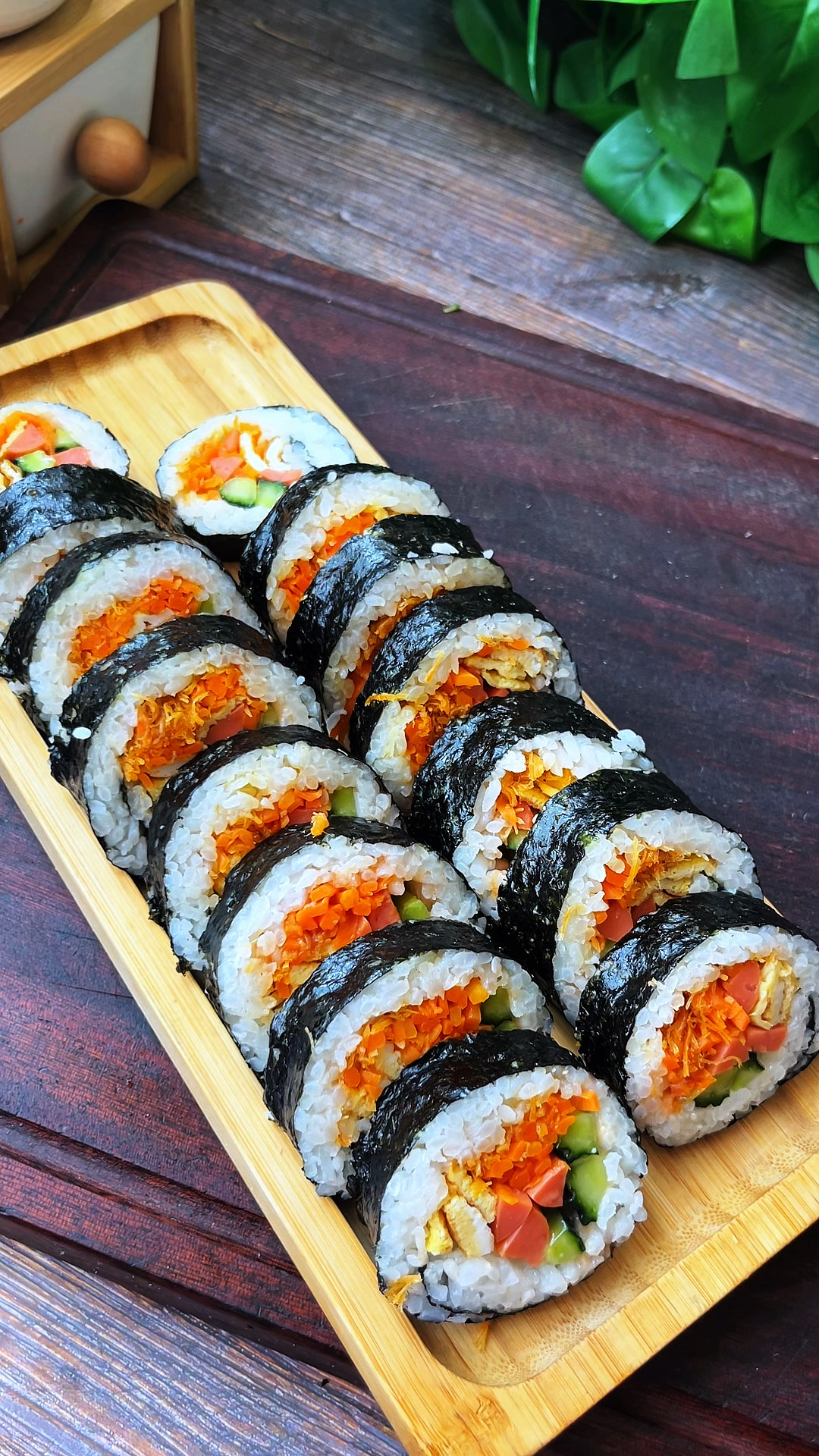 寿司自己在家做真材实料,比外面还好吃,详细做法分享