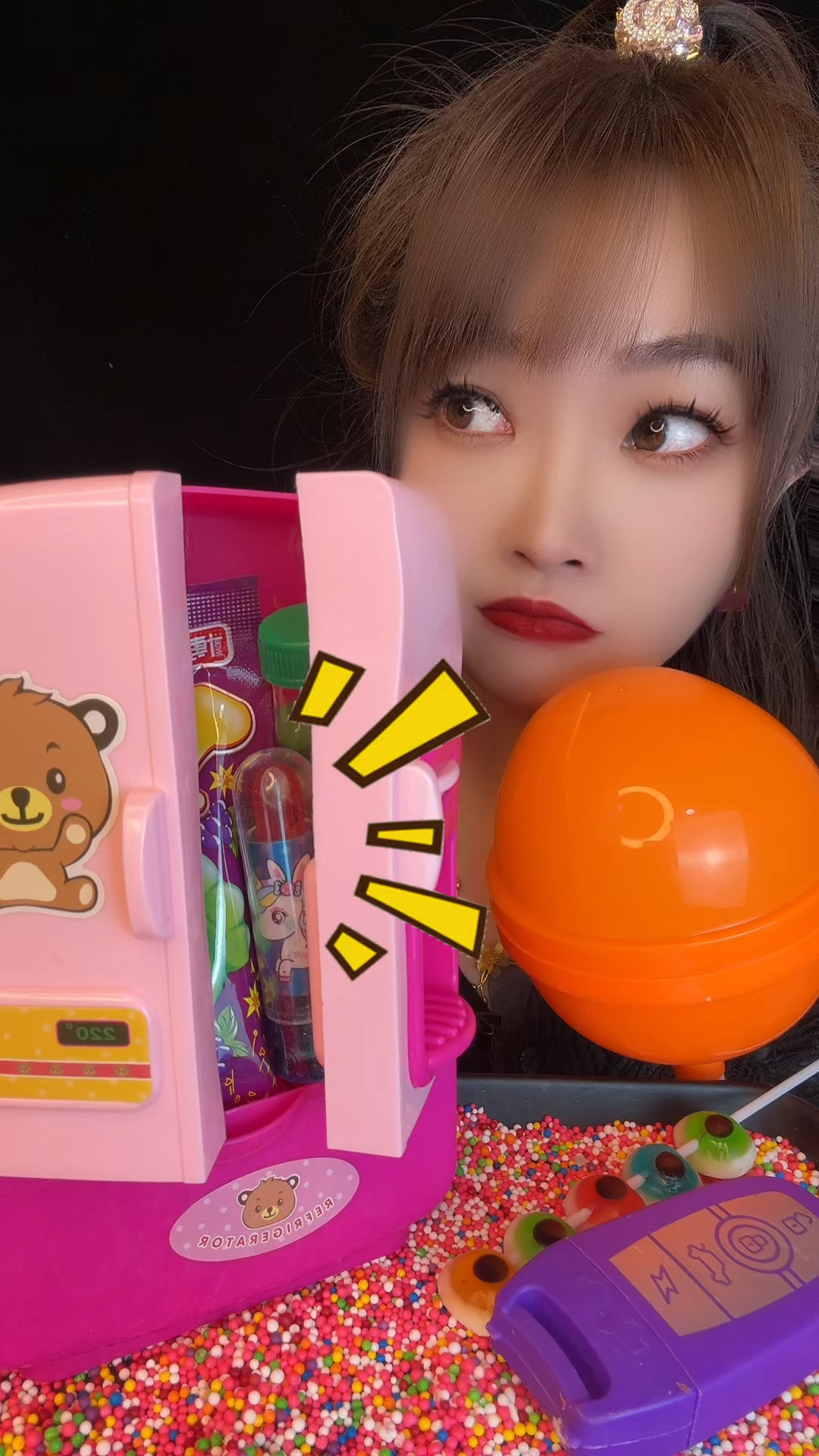 表情包巧克力大锤子保护我,谁在偷吃我糖果