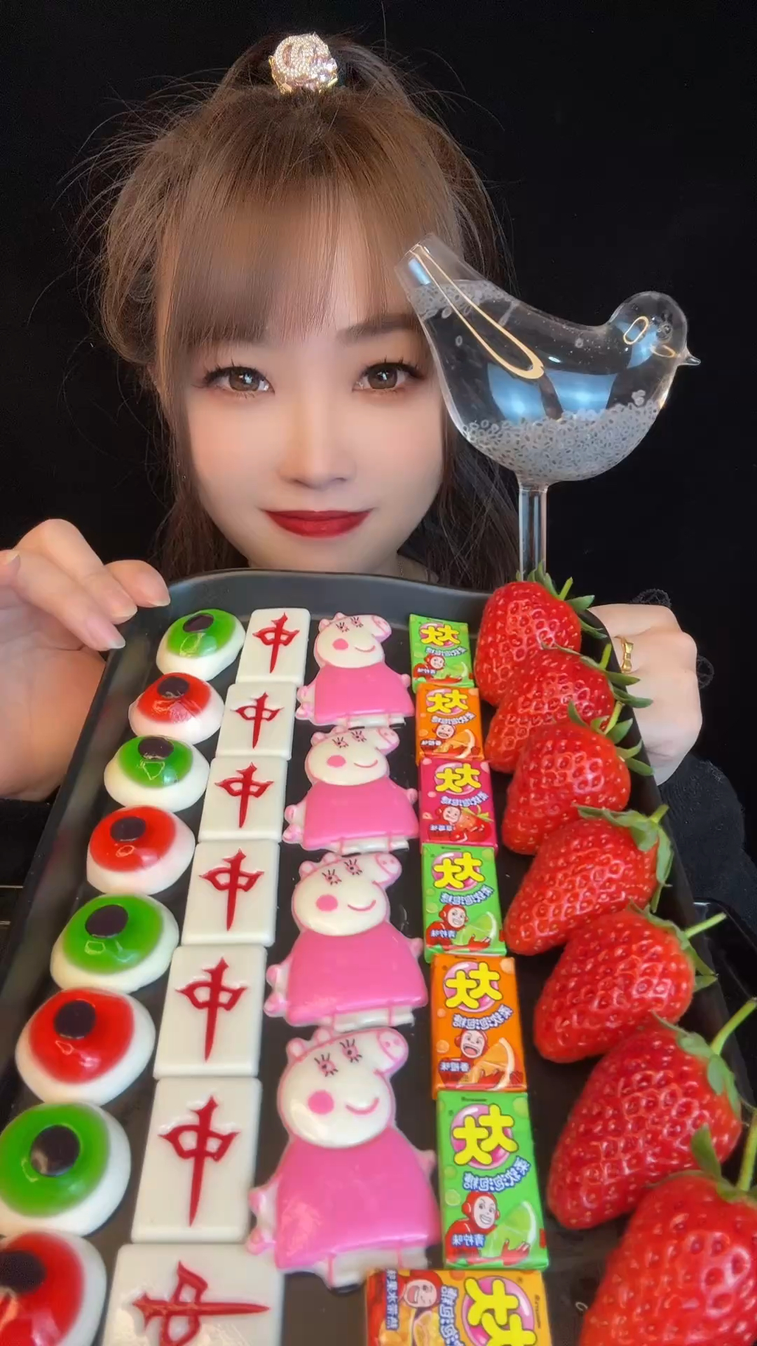 今天吃糖果盛宴,草莓拼盘