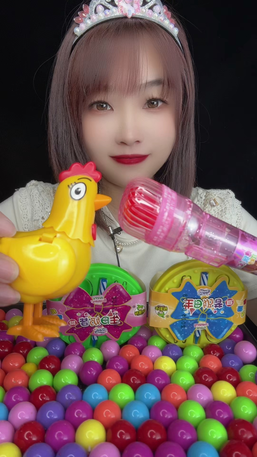 今天是小黄鸡的生日,祝小鸡生日快乐