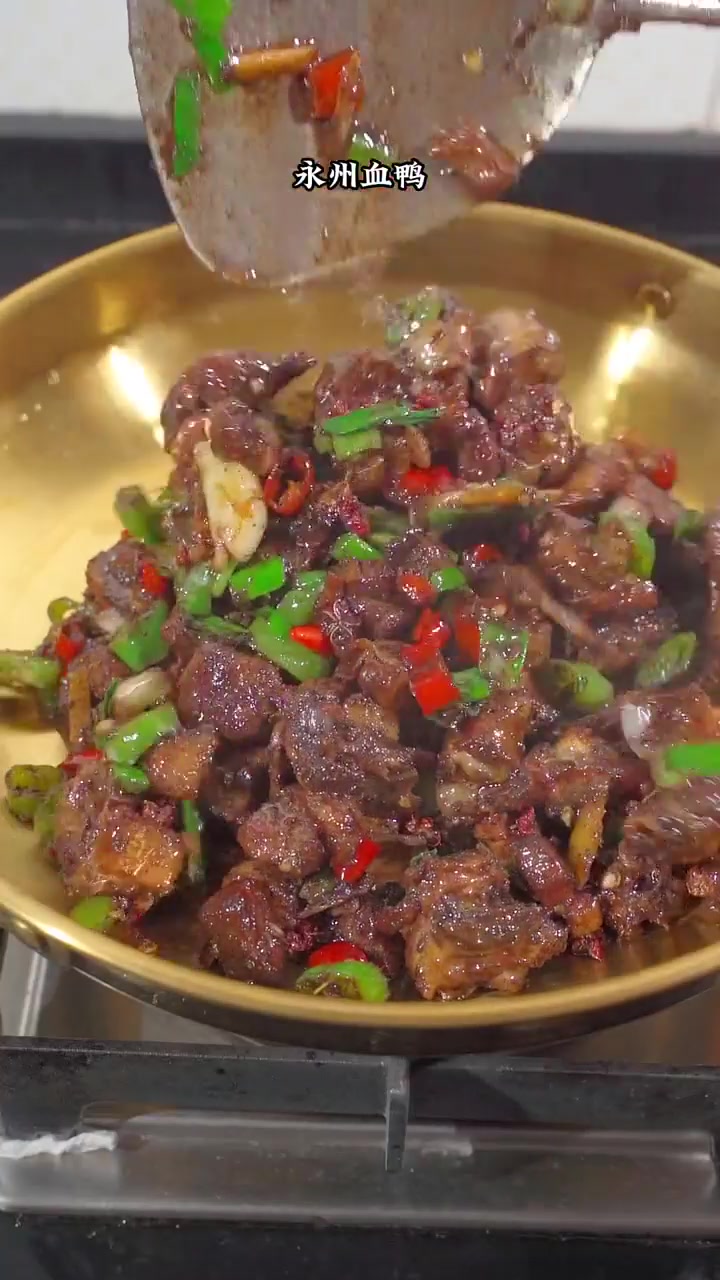 你说你的莲花血鸭好吃我说我们永州血鸭才是湘菜之经典!