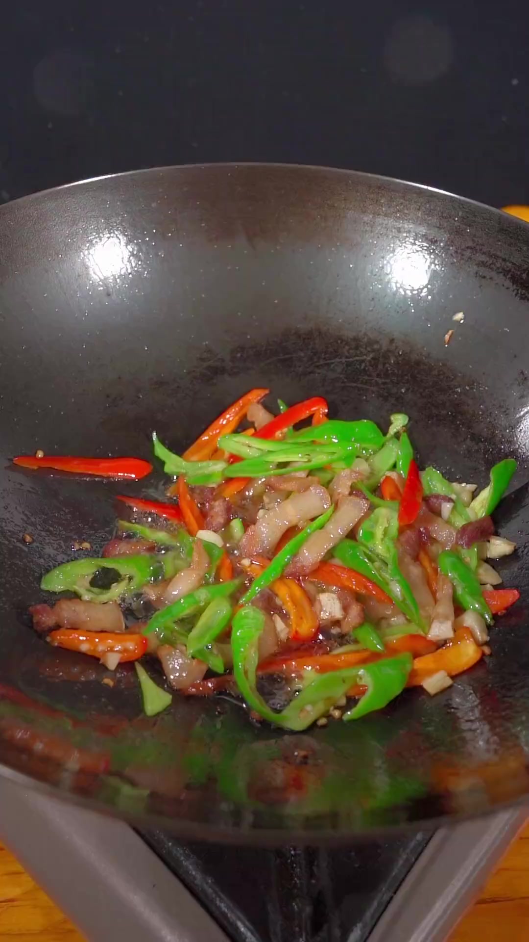 家常下饭菜豆皮炒肉,,这样做好吃又营养