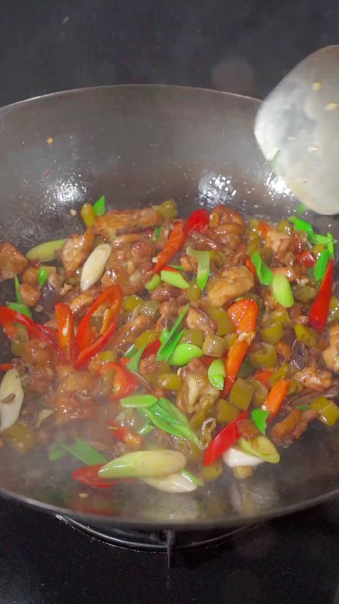 湖南金典下饭菜,酸泡椒炒鸡,酸辣入味太好吃了