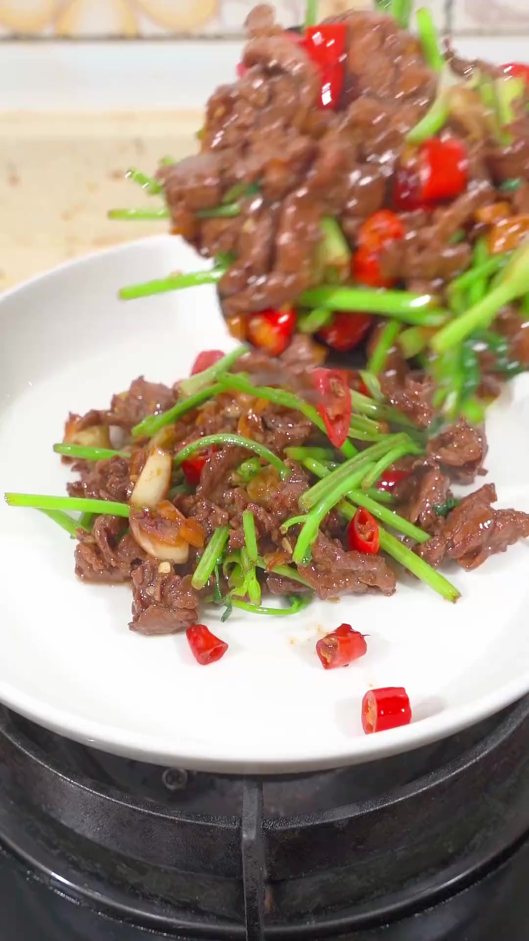 湖南金典下饭菜,小炒黄牛肉做法,鲜嫩爽滑,太好吃了