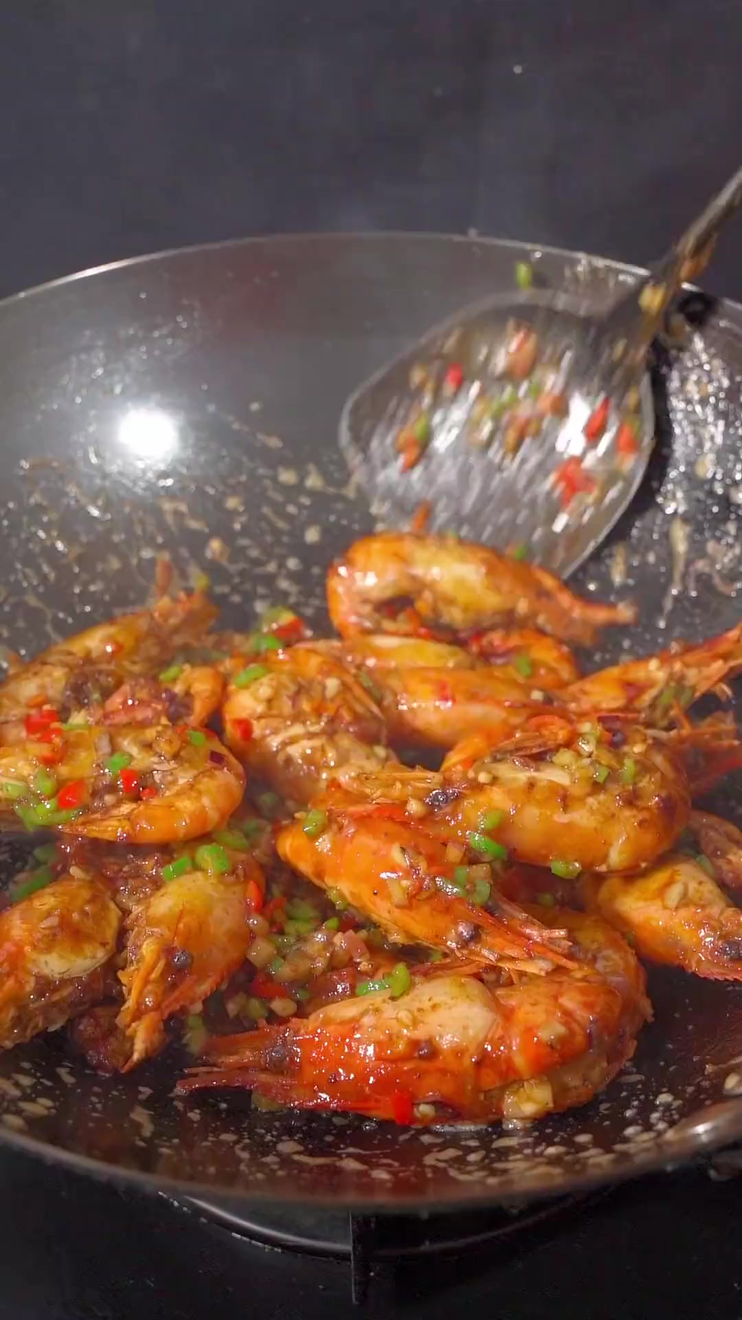 椒盐大虾这样做,比饭店的还好吃