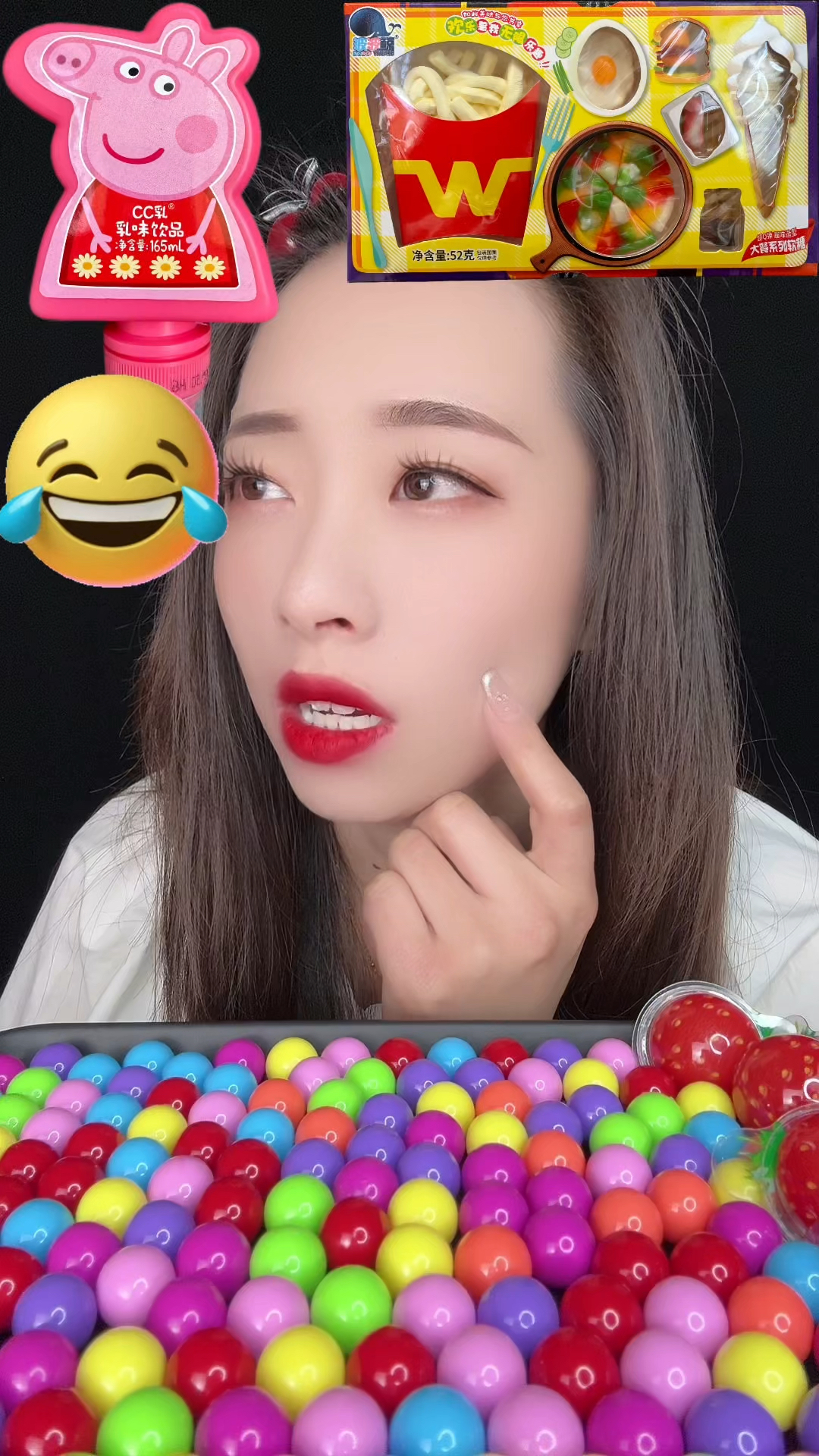 今天吃汉堡套餐 佩奇也要吃